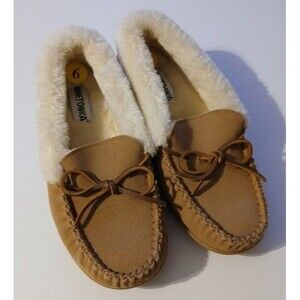 Minnetonka Sheepskin Moccasin Slippers